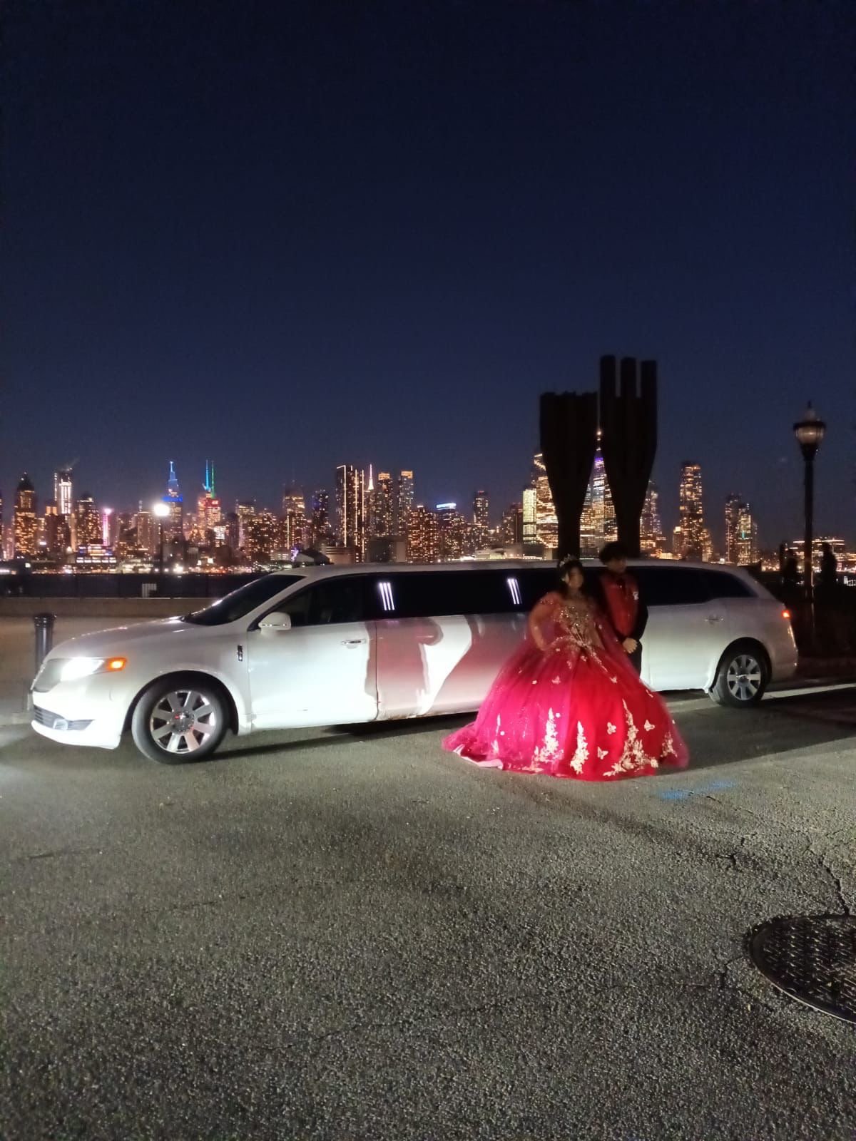 Stretch limousine for hourly event transportation in New York City